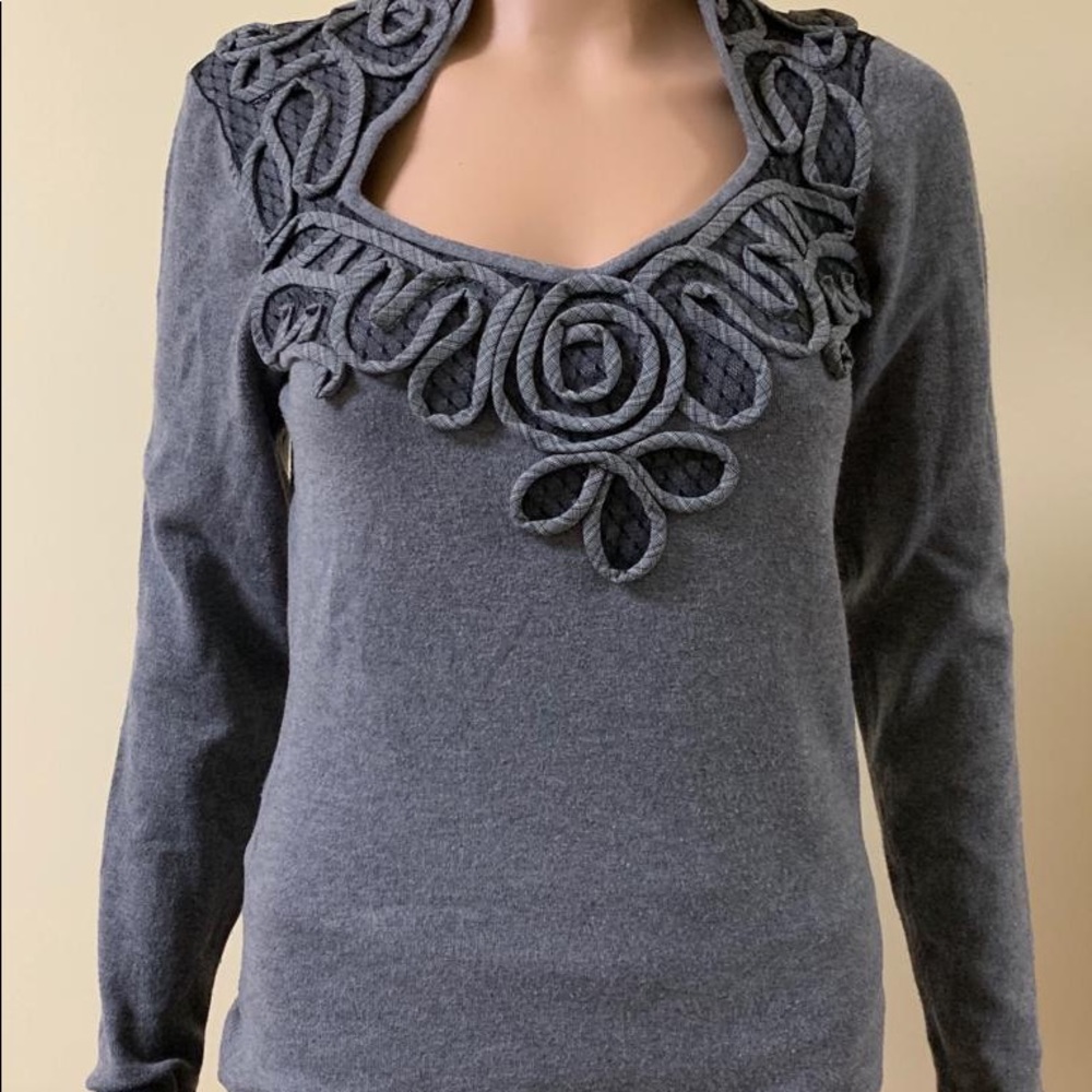 Women blouse embroidered pattern by leo guy size M